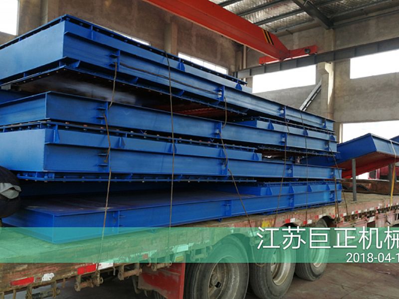 擋板門現(xiàn)場發(fā)貨裝車，待發(fā)往河北